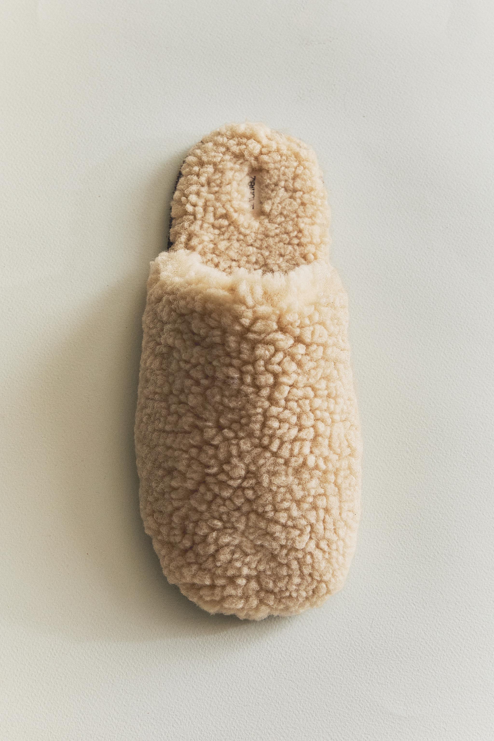 CHAUSSONS OUVERTS À L'ARRIÈRE EFFET MOUTON